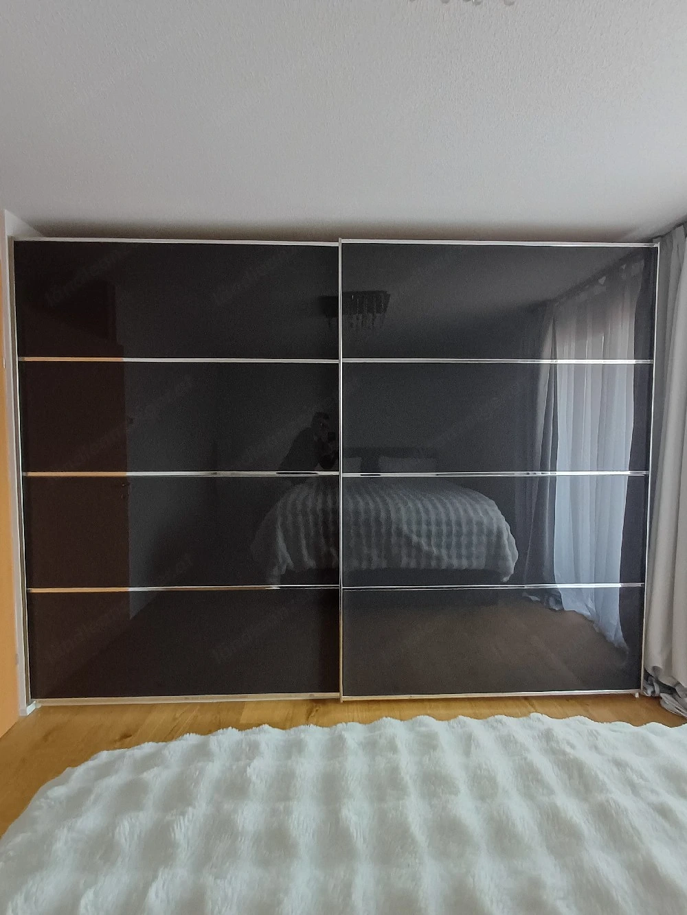 2-türiger sehr hochwertiger Schwebetüren Kleiderschrank 