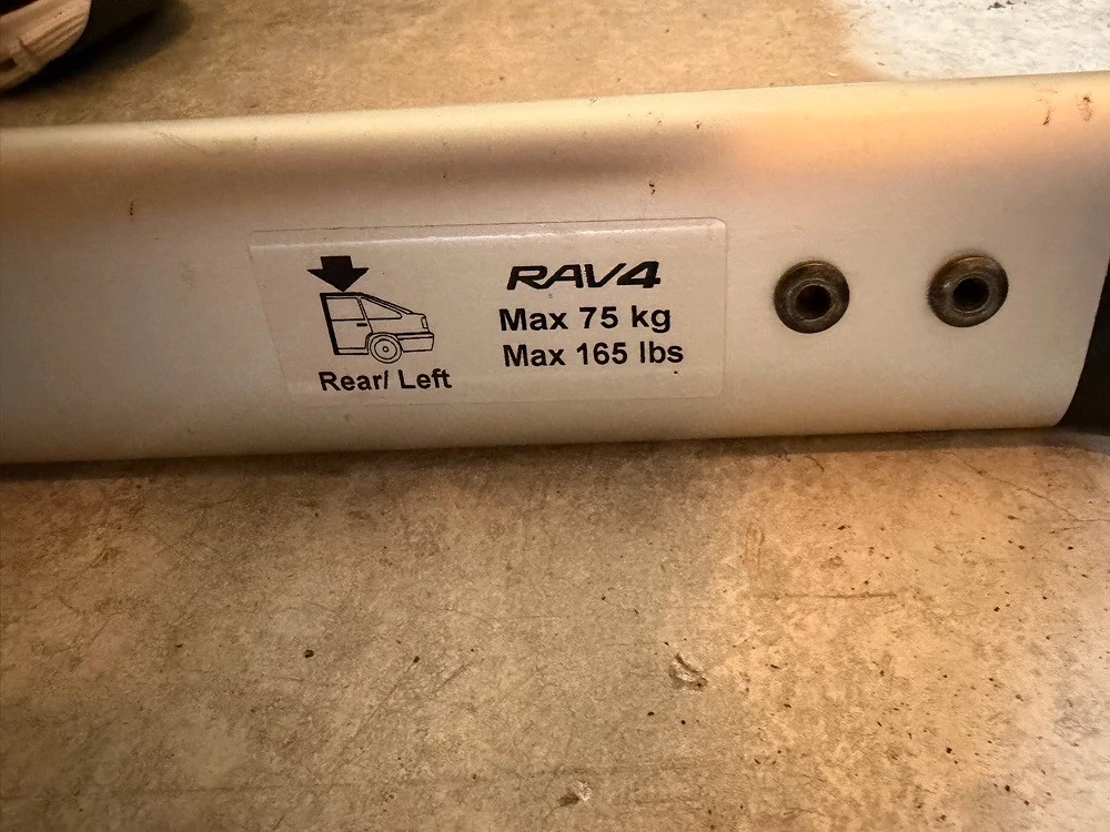 Original Toyota Dachträger   Grundträger   RAV4 (2 FR   -685RC