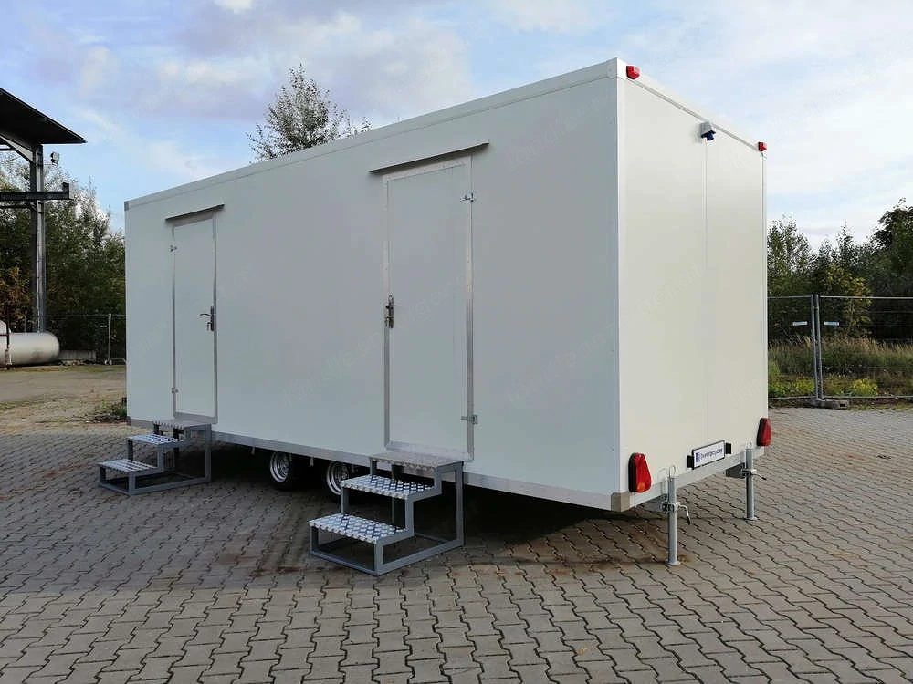 Doppelter Sanitäranhänger 5 WCs 3 Urinale 6 2,40 Meter