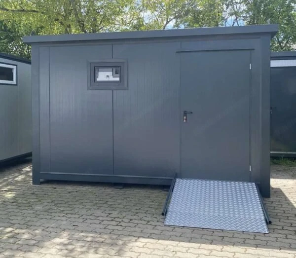 PMR-Sanitärcontainer mit PMR-WC
