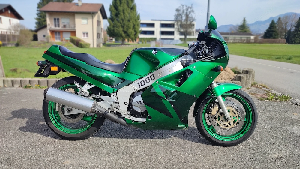 Yamaha FZR 1000