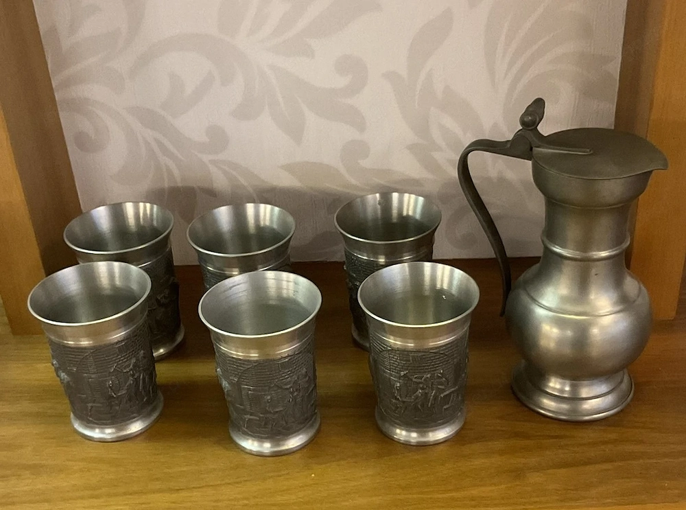 Zinnbecher-Set 7-teilig, Burgmotiv