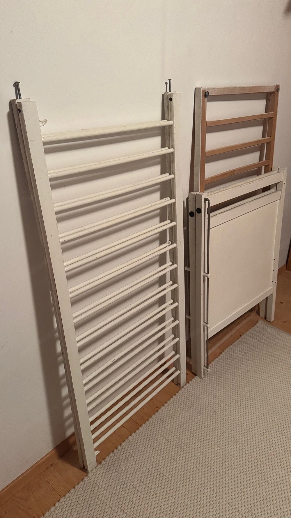 Verschenke Gitterbett