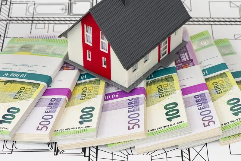 Wir bieten Ihnen Finanzierungen: und Investitionen mit einfachen und flexiblen Konditionen.