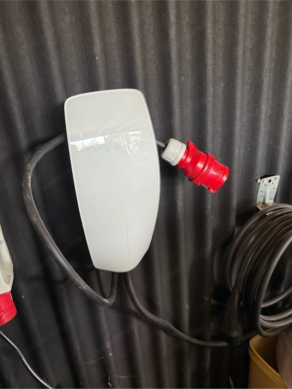 Tesla Wall Connector