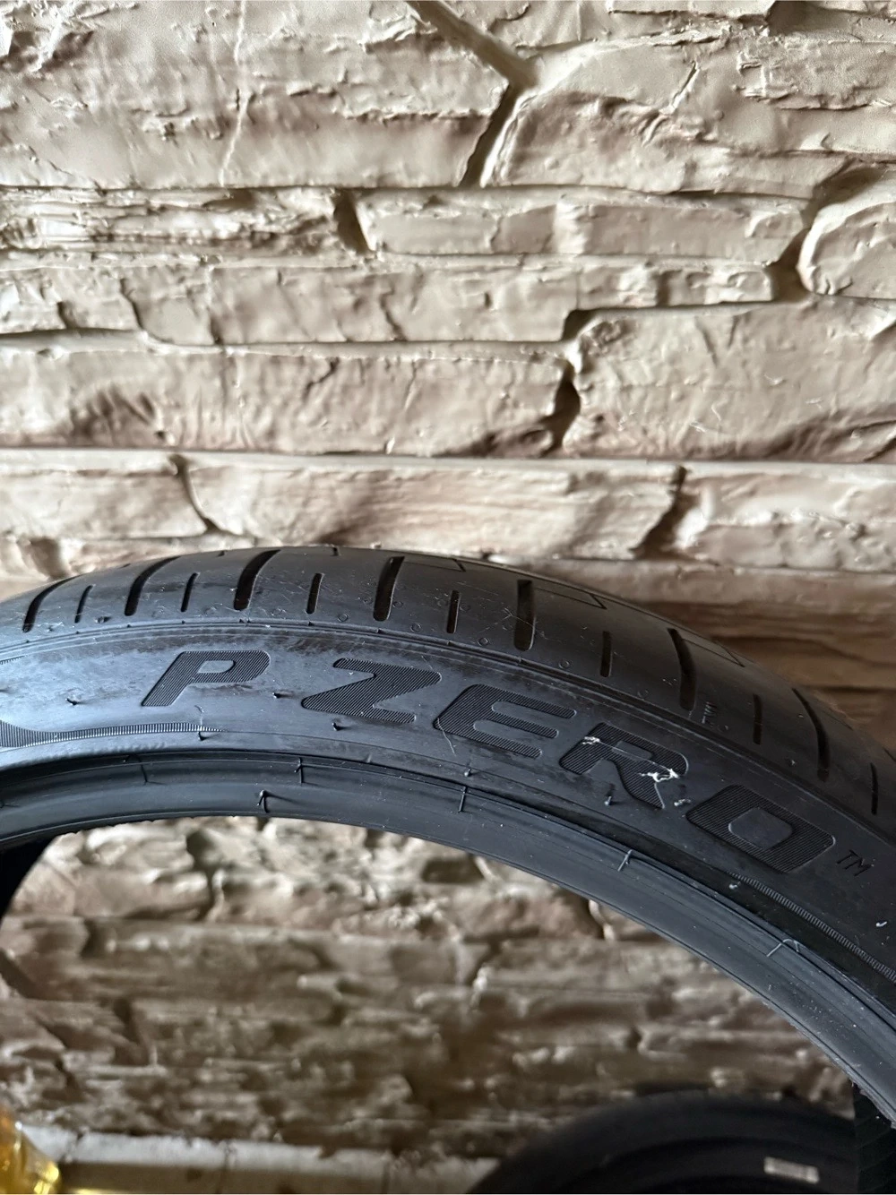 Sommerreifen 235 35 R20