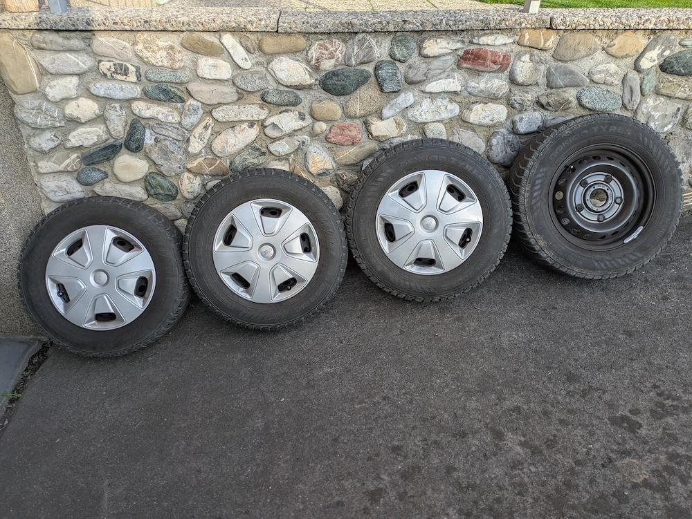 4 Komplettreifen mit Felgen