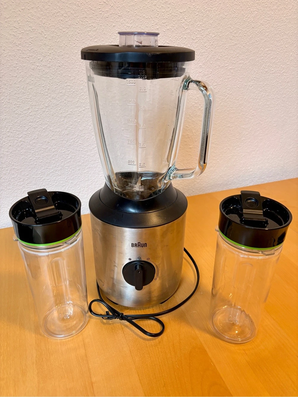 Braun Standmixer mit Glasbehälter + 2x 600ml To-Go Becher   top Zustand