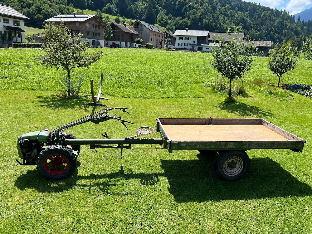 Schlepper mit Ladefläche