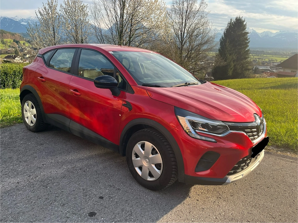 Renault Captur 8-fach-bereift und neu serviciert
