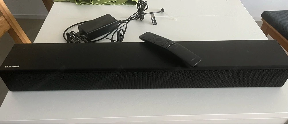 Samsung Soundbar HW-N400 inkl. Fernbedienung   guter Zustand