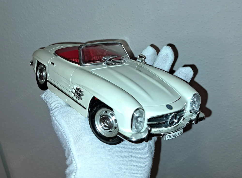 Mercedes-Benz 300 SL Roadster 1:18 (Bburago)