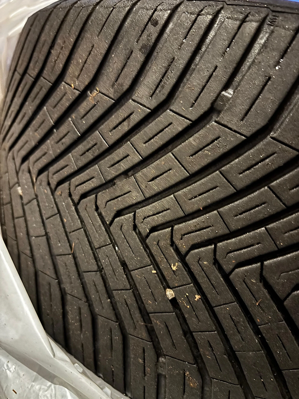 Dimension 255 45 R19 Y XL