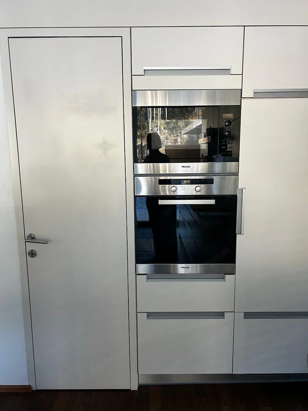 Küche mit E-Geräten zu verkaufen 