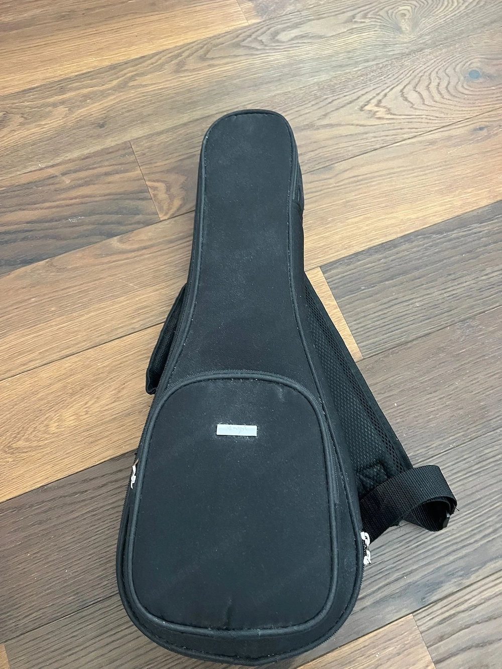 Enya Ukulele mit Tasche + Gurt