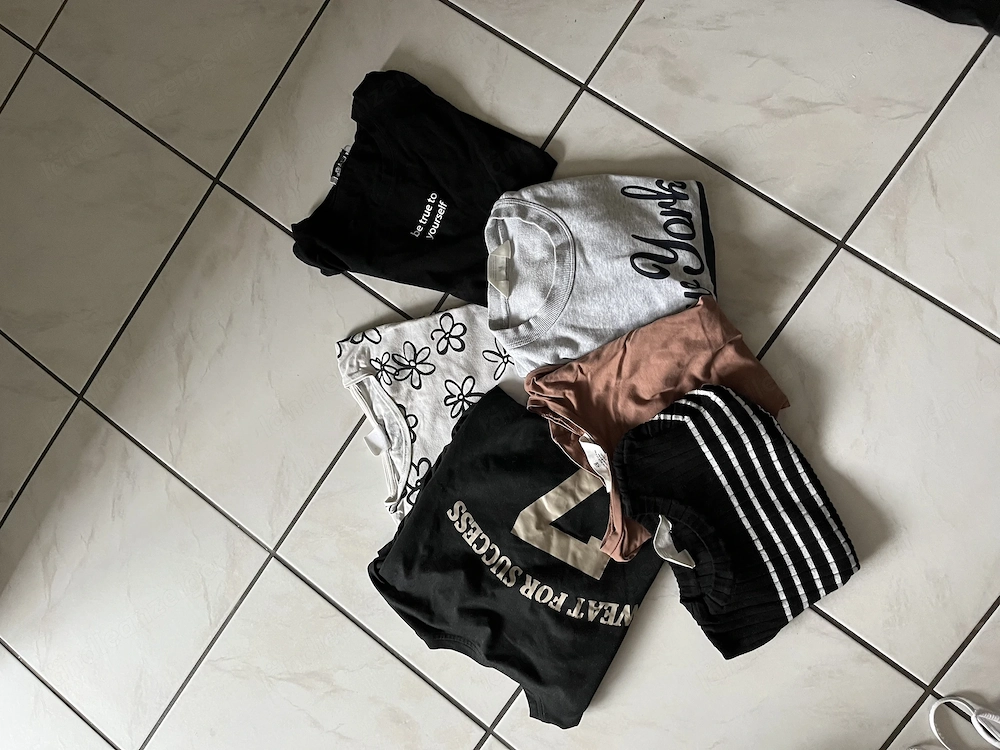 T-Shirts verschiedeneSorten 