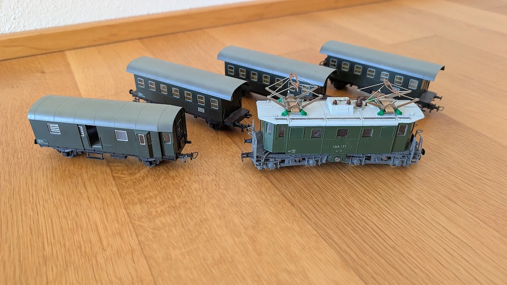 Modelleisenbahn Kleinbahn H0 E-Lokomotive SBB-CFF Be 4 4 3 Personenwagen und 1 Packwagen