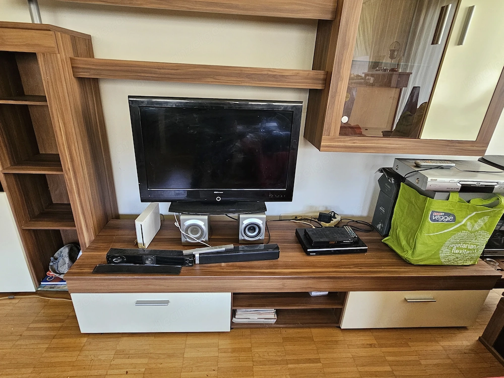 Wohnwand günstig abzugeben