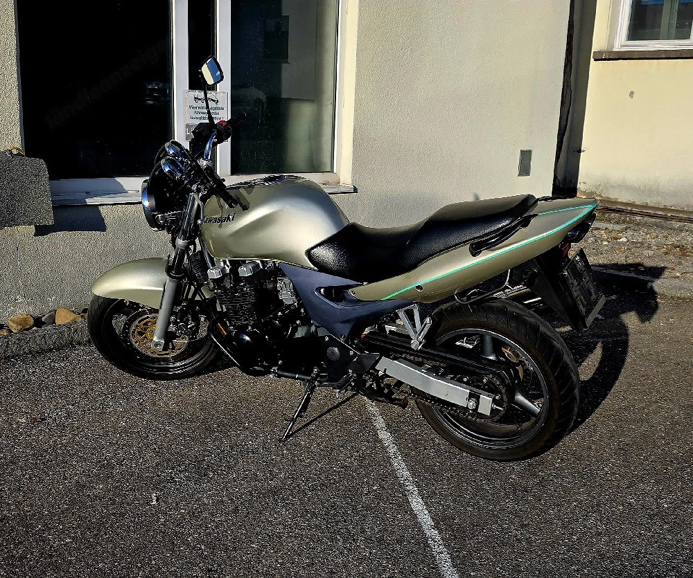 Kawasaki Z7 ZR750 