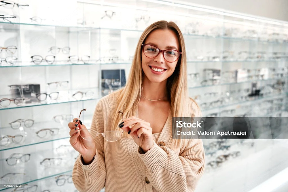 Augenoptiker:in (Arbeitsort Rheintal)