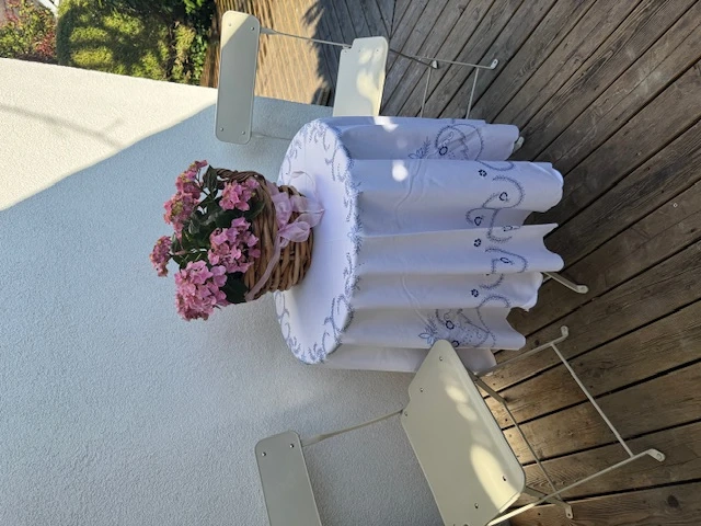 Tischdecke rund mit 8 Stk. Stoffservietten