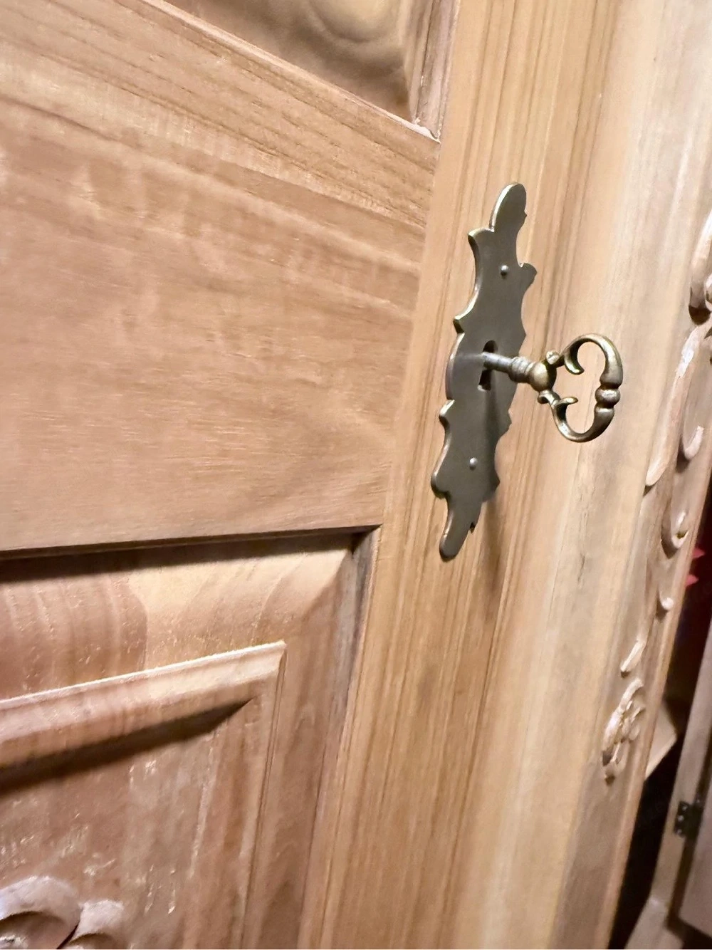 Vollholz Kirschschrank