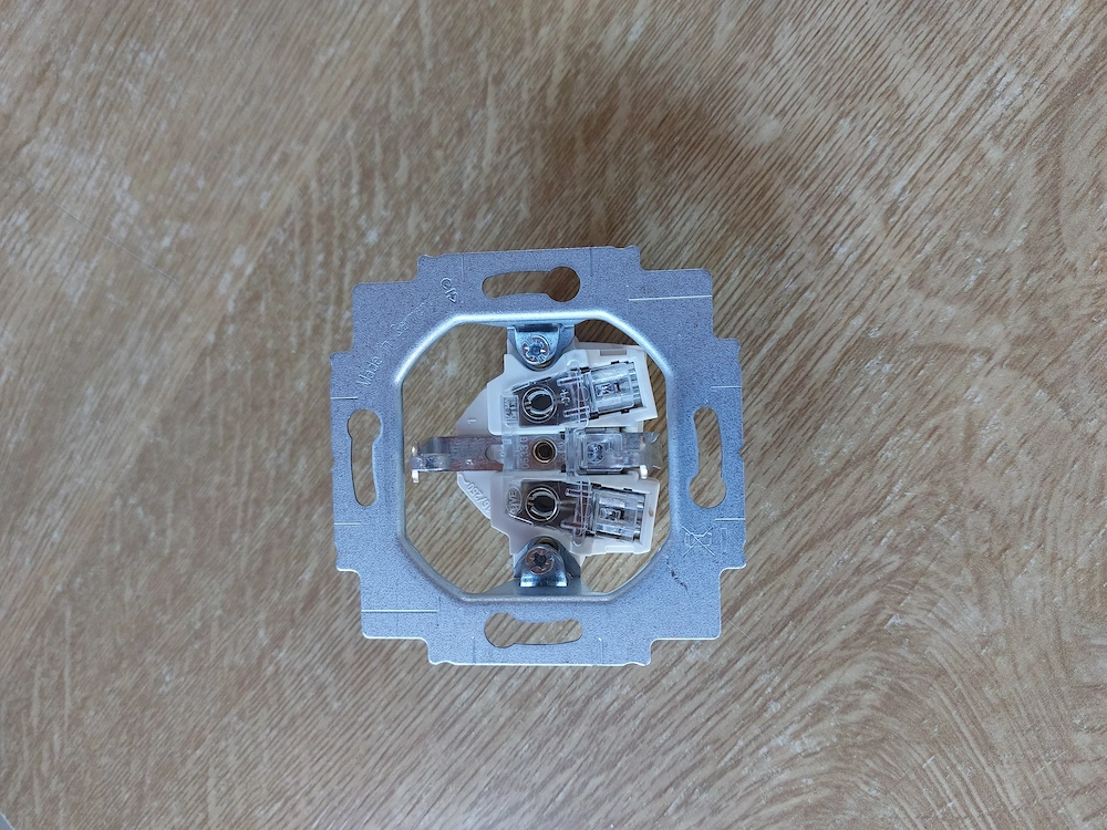 Verschenke Steckdosen 