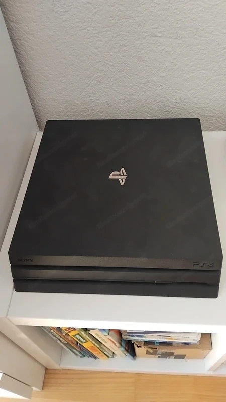 Playstation 4 Pro 1 TB Neuwertig