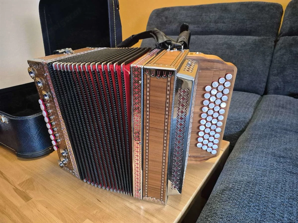 Steirische Harmonika BEsAsDes 4 reihig