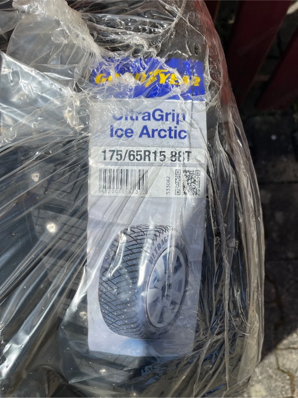 GOODYEAR ultra grip ice arctic 175 65 R15 88T mit Spikes! (x4)