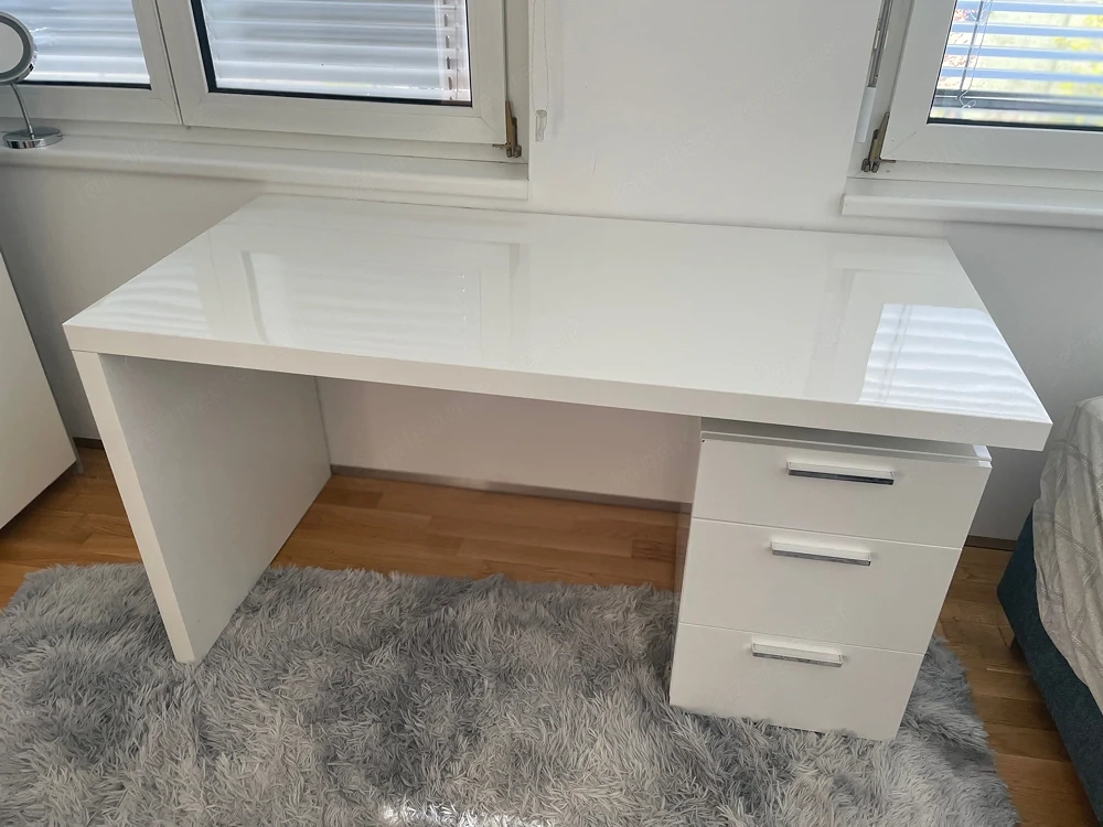 Schreibtisch zu verkaufen