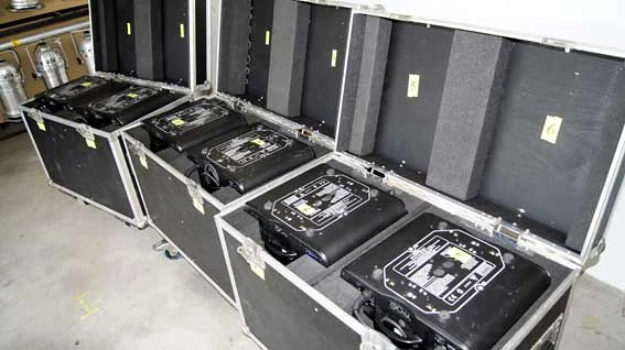 Verkaufe Movingheads mit Case und Ersatzlampen