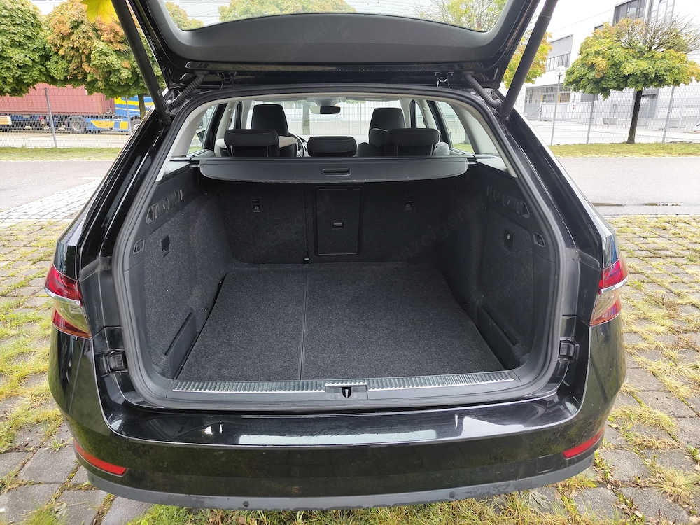 Skoda Superb Combi - Original klappbare Kofferraum-Matte
