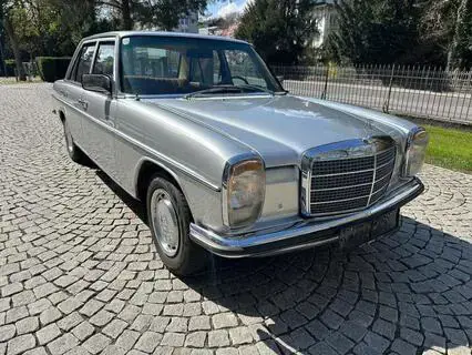 Mercedes-Benz W