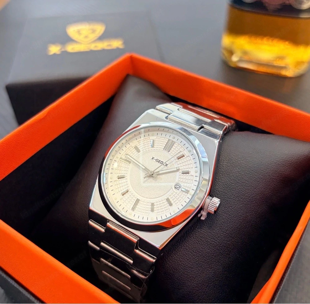 Stylische Uhr im Luxus-Design   Neu & OVP   