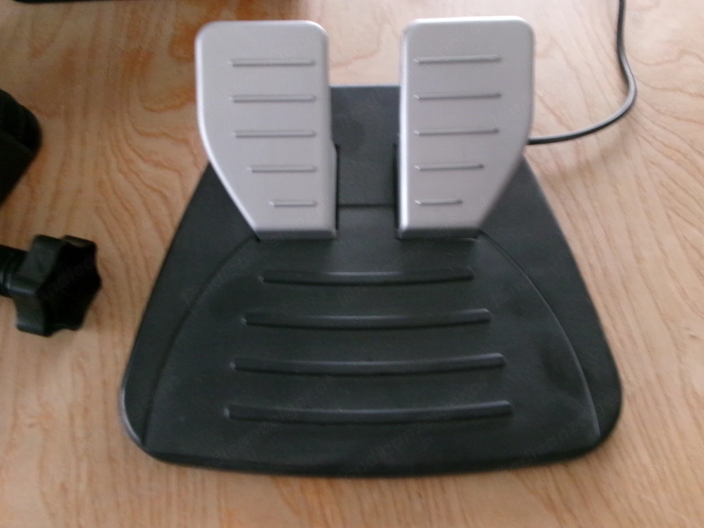 Saitek-Select 9 - Lenkrad + Fußpedale