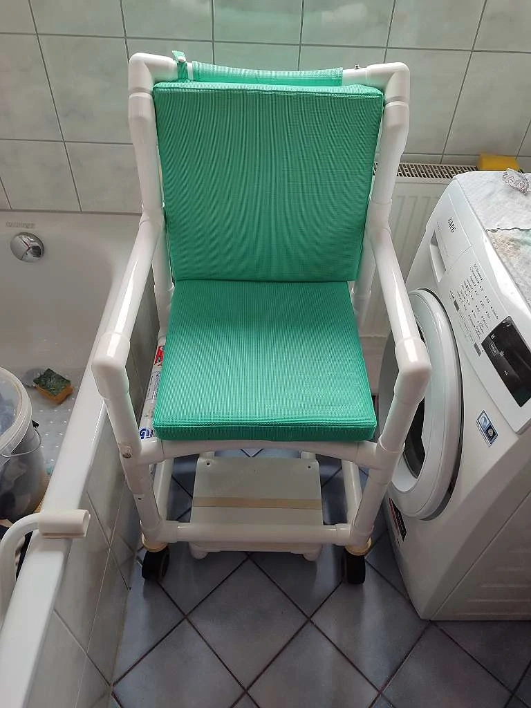 Dusch- und Toilettstuhl