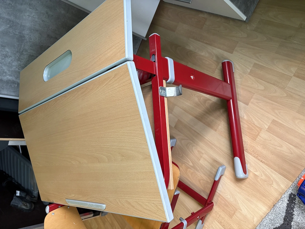 Schreibtisch höhenverstellbar inkl. Stuhl 