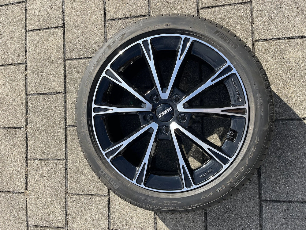 18" Dezent AR Alufelgen   dark black polished   NEU + Pirelli P7 Sommerreifen (nur 2.000 km)
