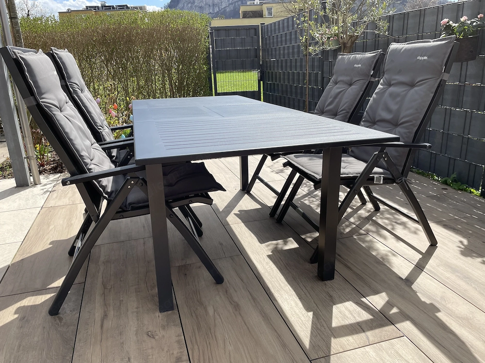 Gartentisch mit 4 Stühlen