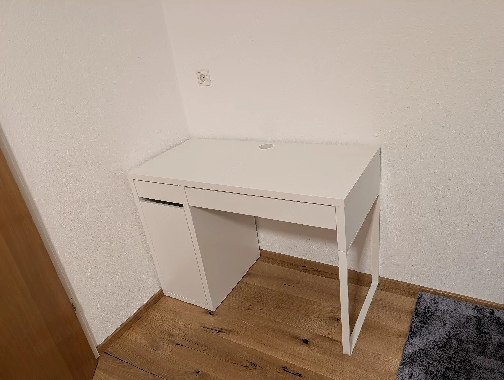 Schreibtisch "Micke" Ikea