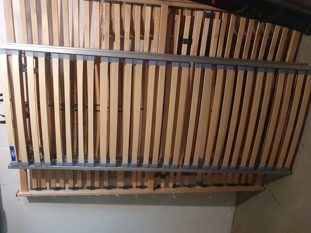 Verkaufe Lattenrost klein 2 Stück  um 70 Euro 