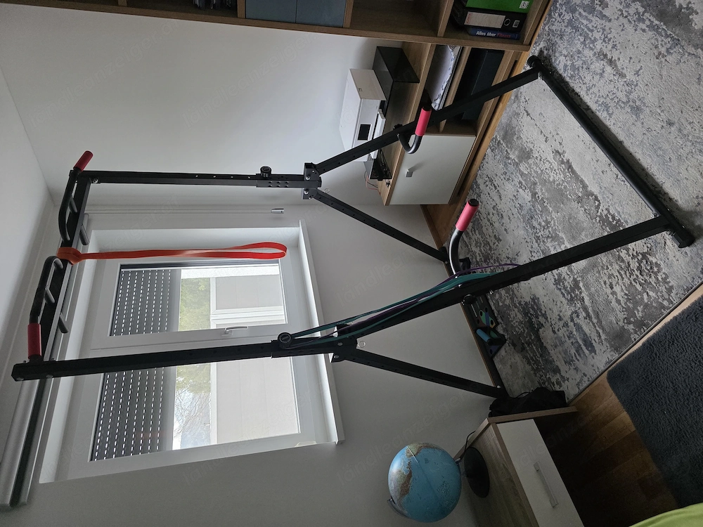 Freistehende Klimmzugstange