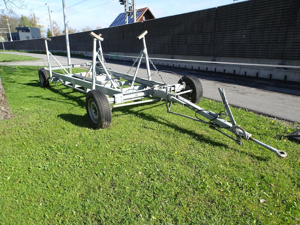 Robuster Trailer für Segelboot zu verkaufen