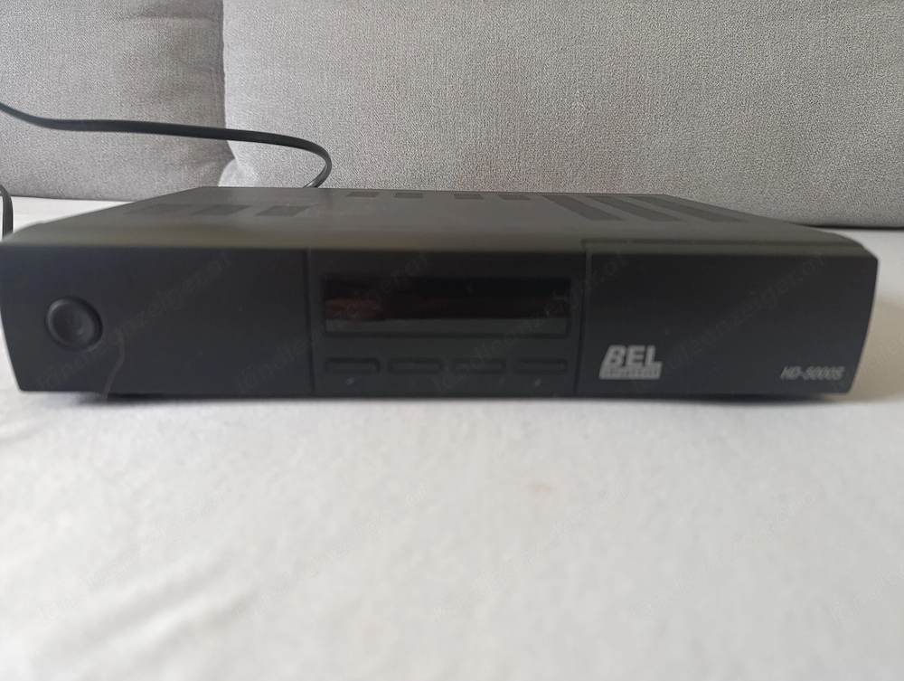 Kompakter HDTV-Satellitenreceiver 