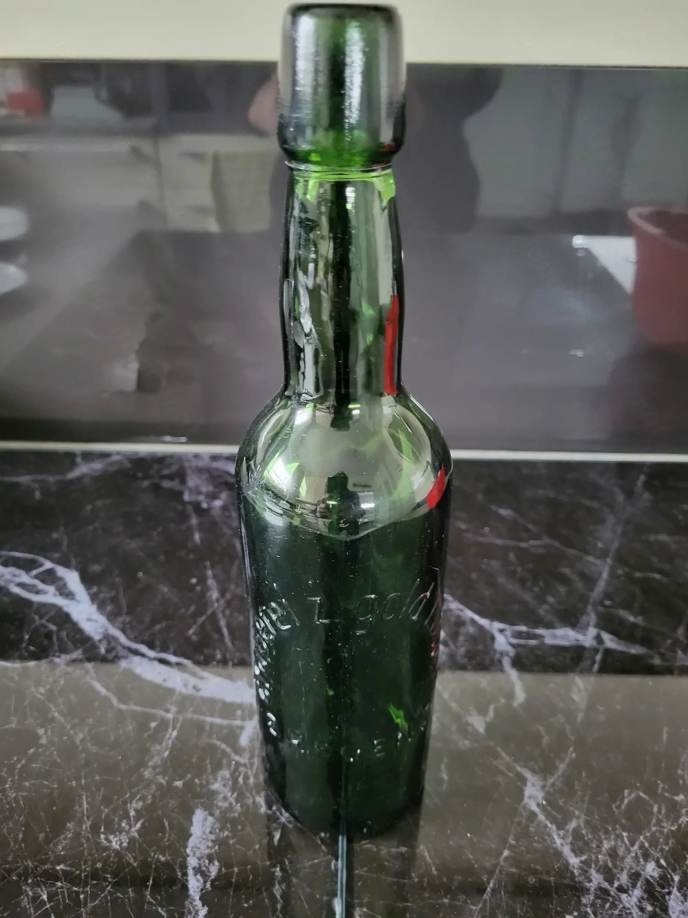 Alte Bierflasche zum goldenen Löwen Bregenz 