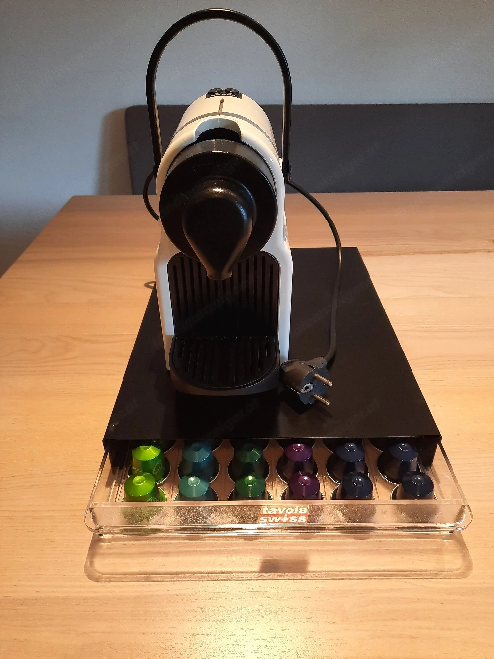 Nespresso Kapselmaschine Inissia von Krups; optional mit Kapselhalterschublade