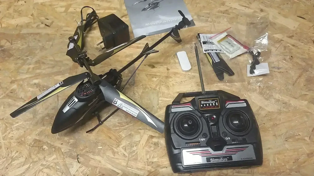 Funkgesteierter Hubschrauber Simulus Helikopter mit HD Kamera