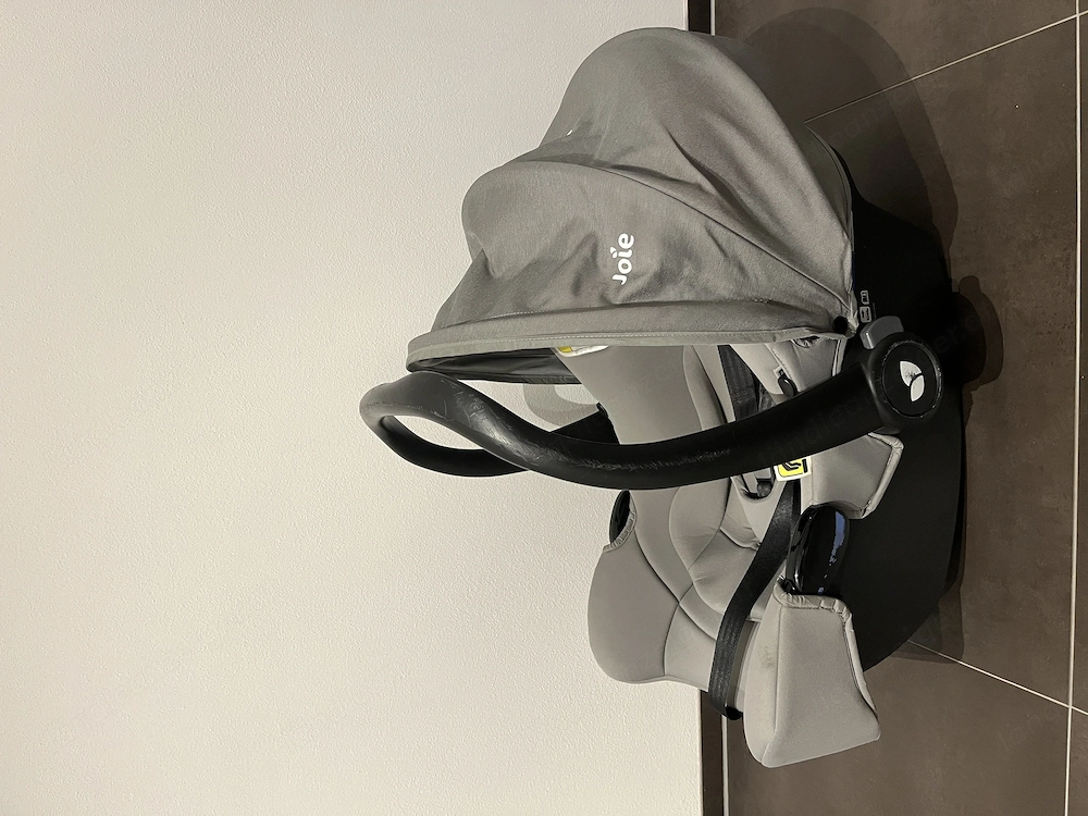 Kindersitz mit Babyschale und Isofixstation-I