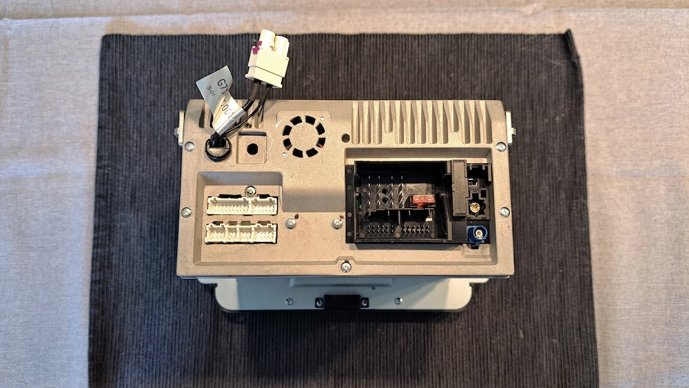 Autoradio "ESX Car Navigation Entertainment System - VN720 VW-U1"